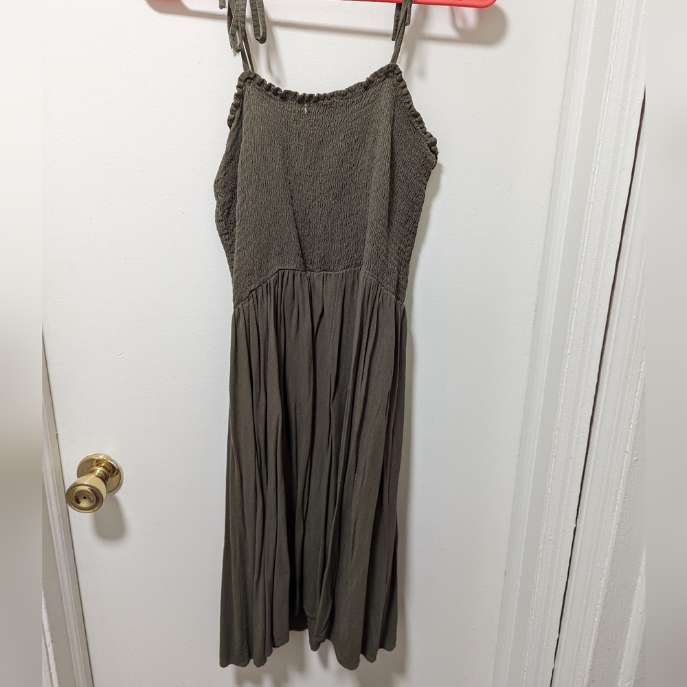 Dress no sleeves